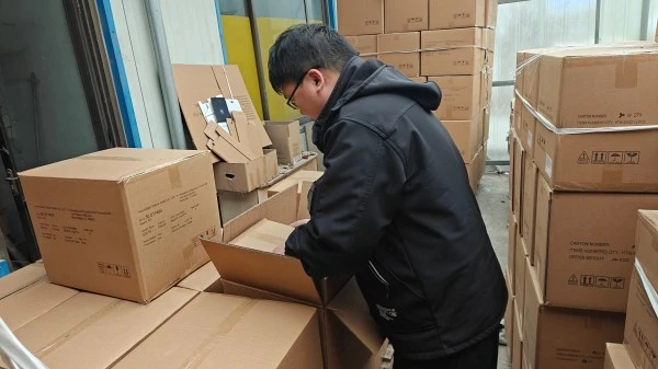 Cartons ouverts