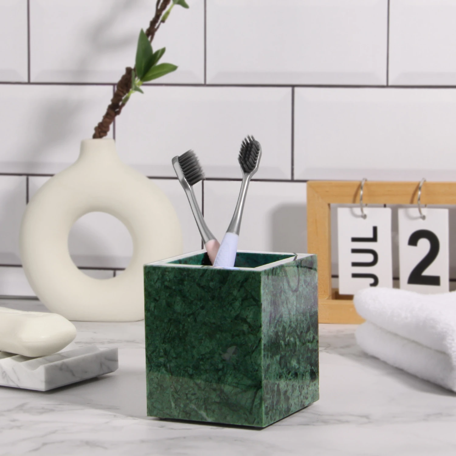 Porte-brosse &agrave; dents en marbre vert
